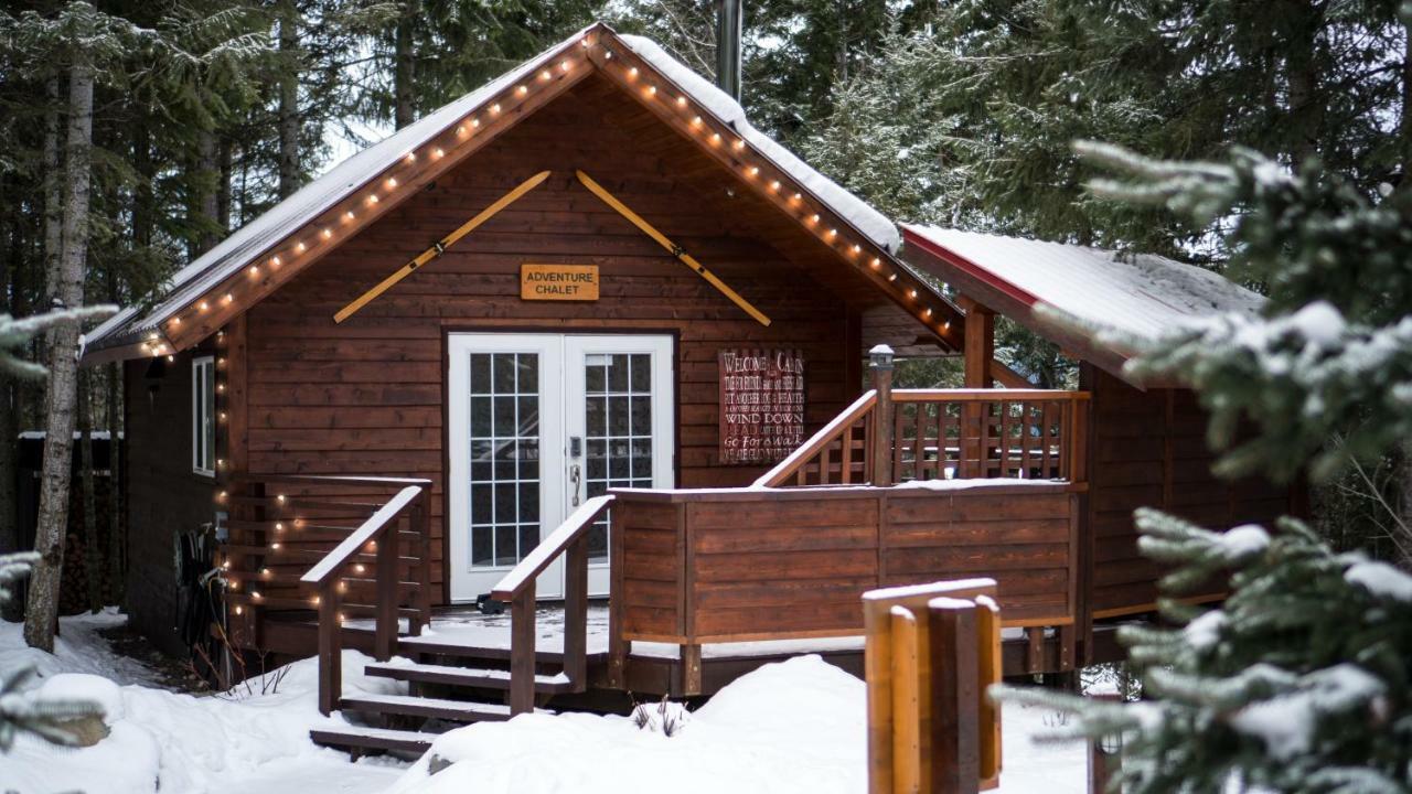 Cedar House Restaurant & Chalets Golden Eksteriør bilde
