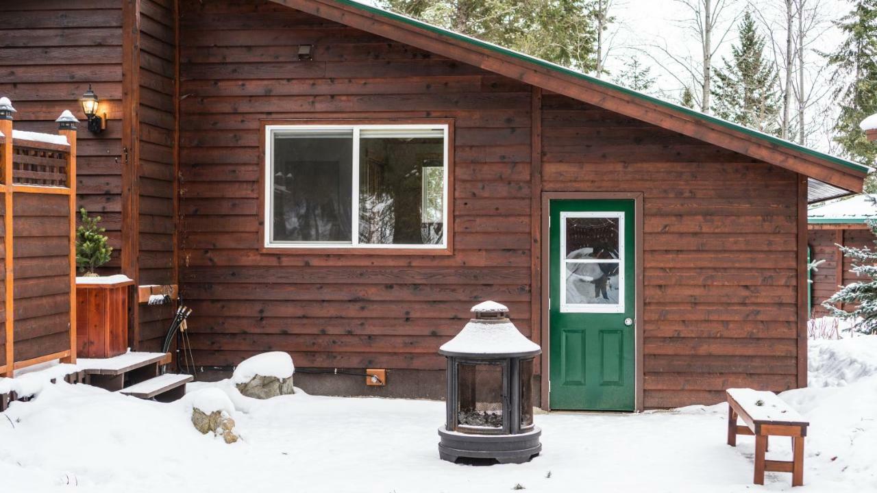Cedar House Restaurant & Chalets Golden Eksteriør bilde