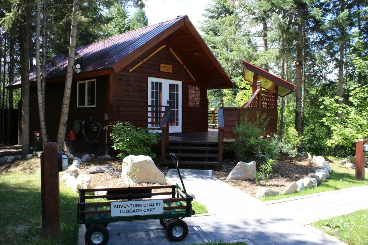 Cedar House Restaurant & Chalets Golden Eksteriør bilde