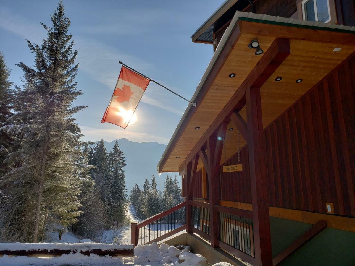 Cedar House Restaurant & Chalets Golden Eksteriør bilde